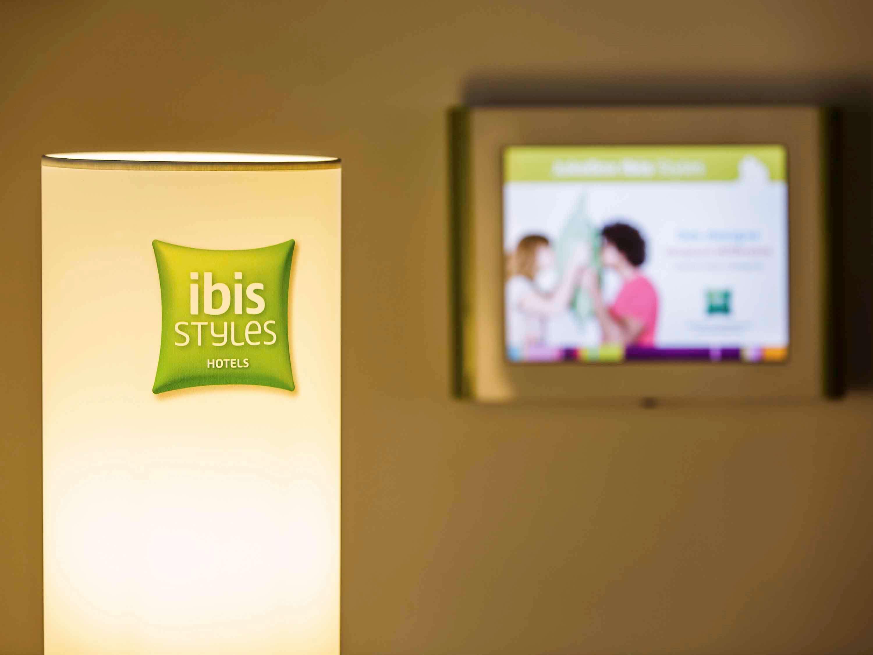 Отель Ibis Styles Lyon Sud Vienne Шас-сюр-Рон Экстерьер фото