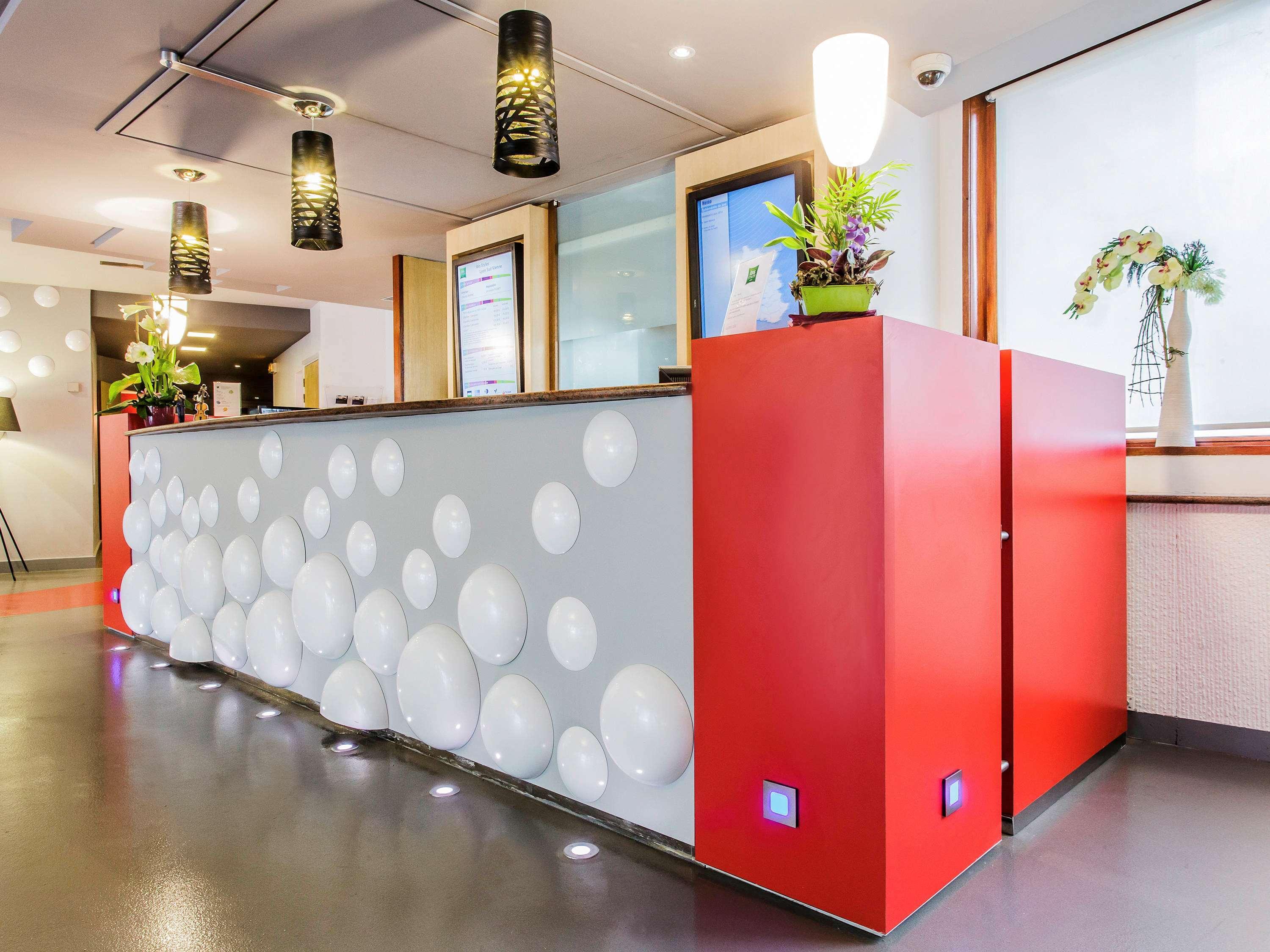 Отель Ibis Styles Lyon Sud Vienne Шас-сюр-Рон Экстерьер фото