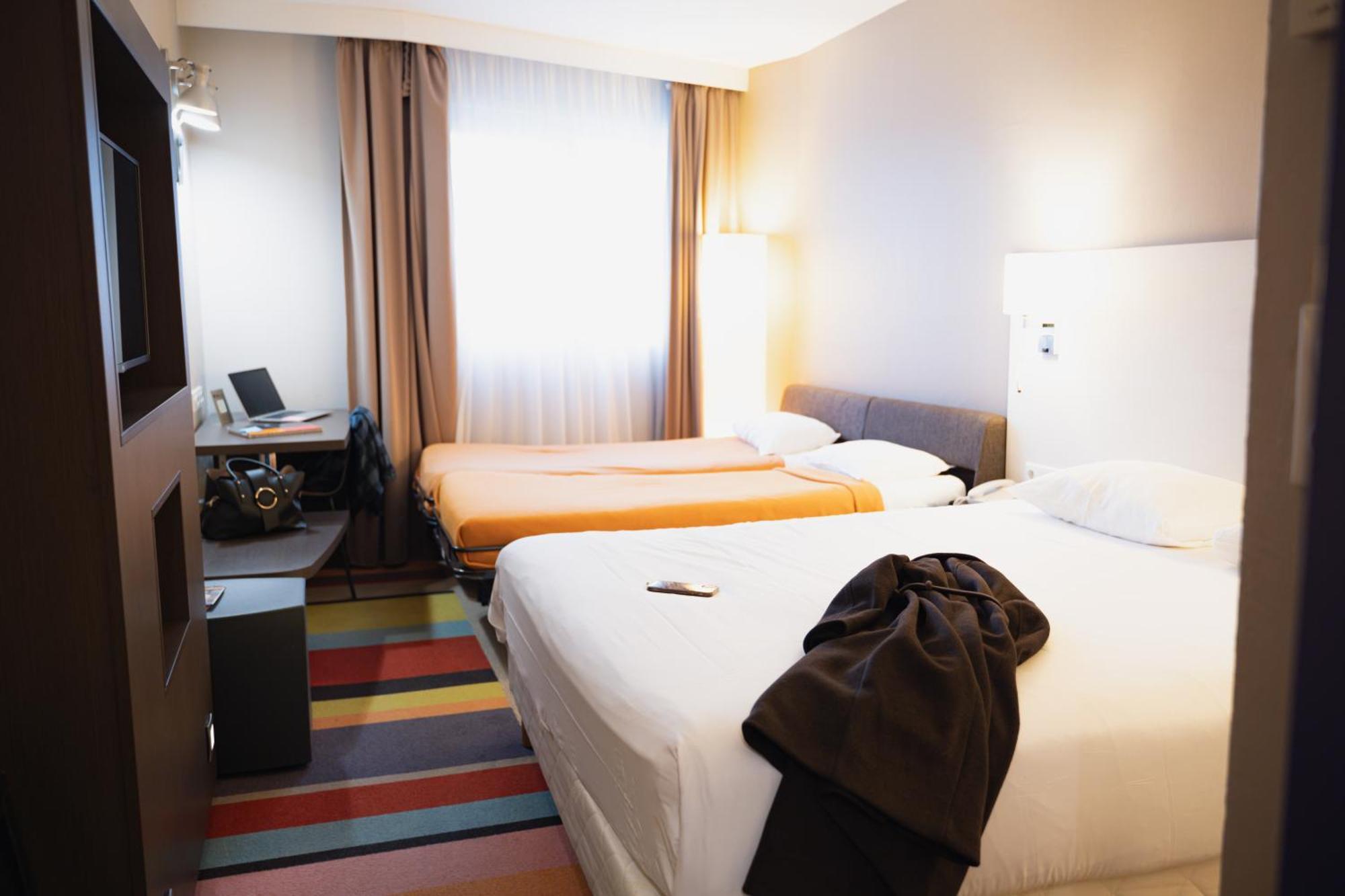 Отель Ibis Styles Lyon Sud Vienne Шас-сюр-Рон Экстерьер фото