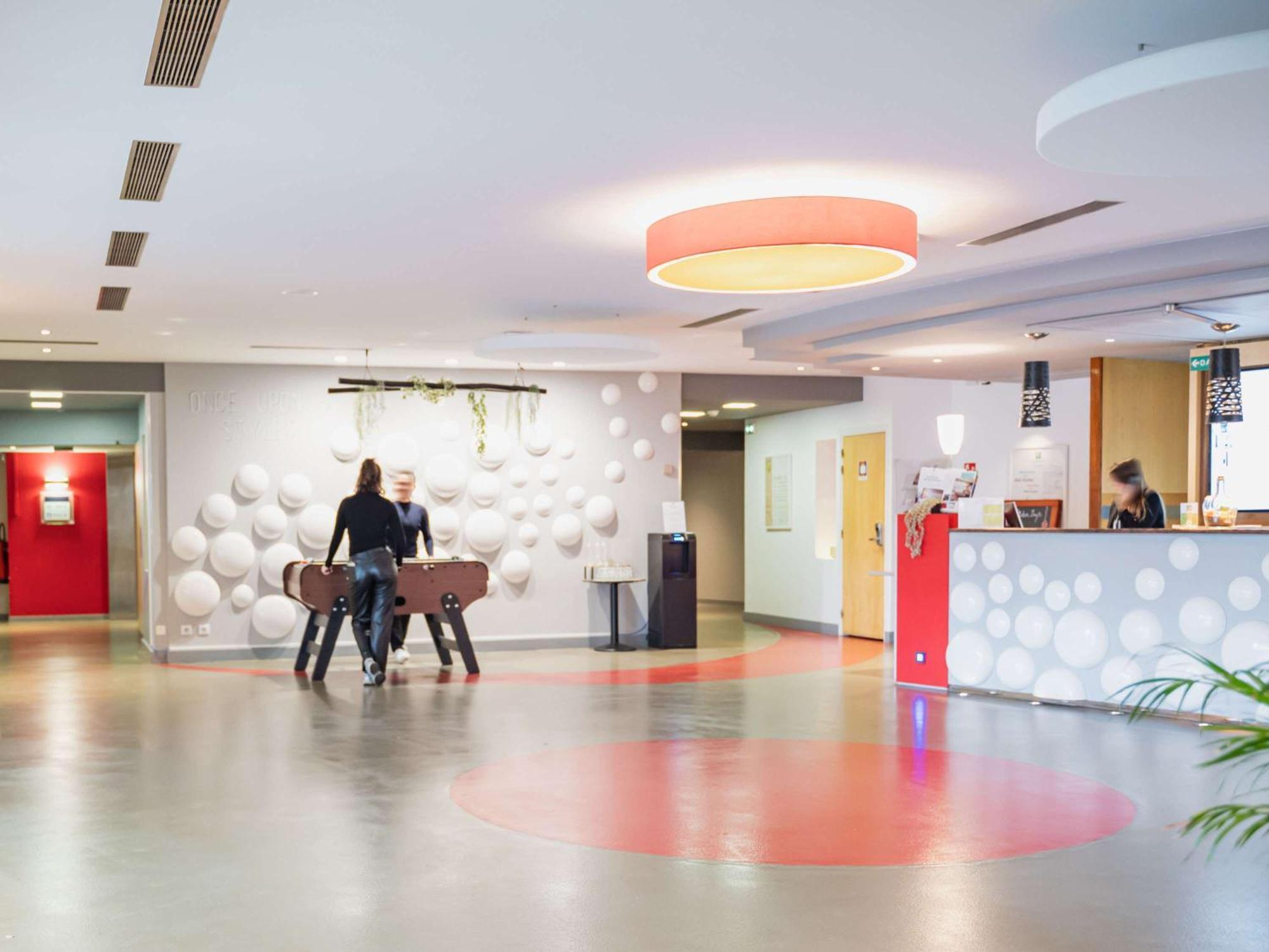 Отель Ibis Styles Lyon Sud Vienne Шас-сюр-Рон Экстерьер фото