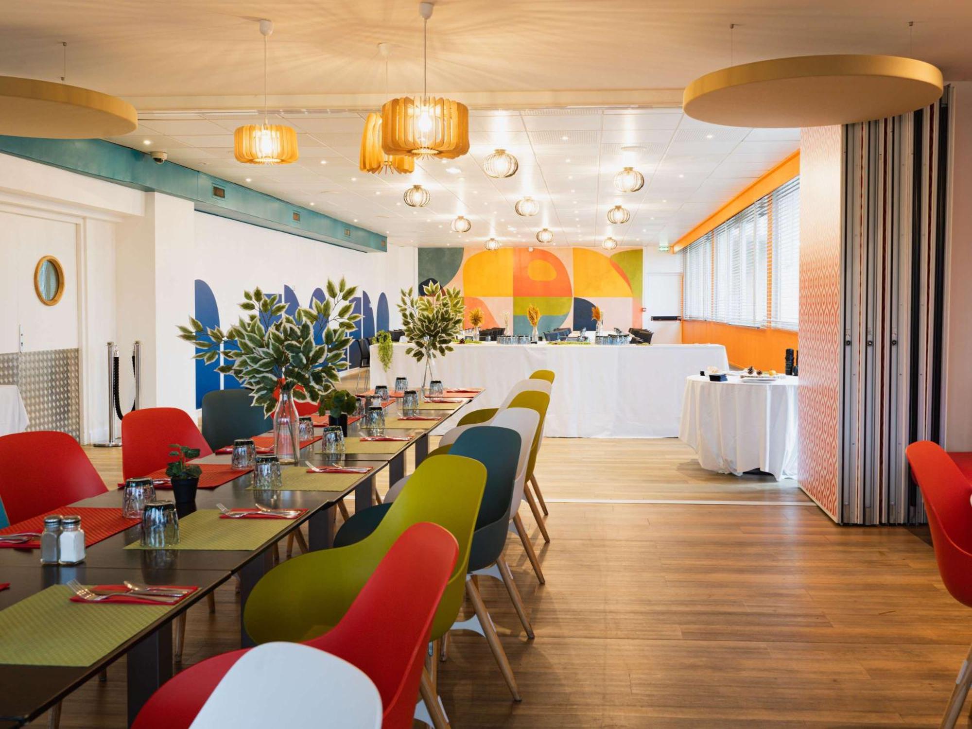 Отель Ibis Styles Lyon Sud Vienne Шас-сюр-Рон Экстерьер фото